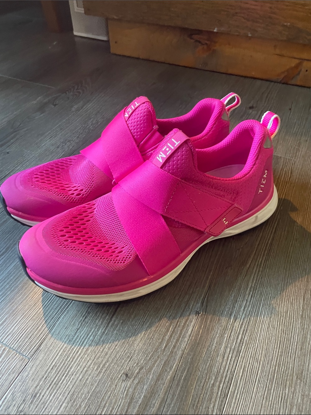TIEM Echelon Cycle Shoes in Hot Pink Sz. 9